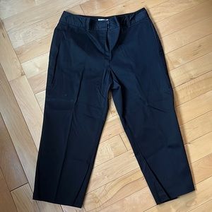 Black Capri pants